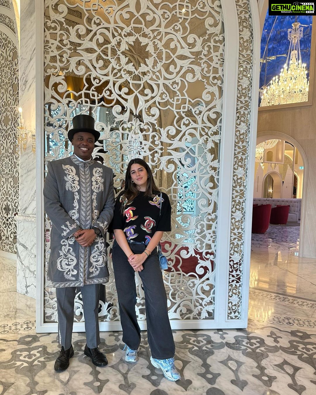 Izabelle Leite Instagram - in l.o.v.e 🫨😮💨 Raffles Doha