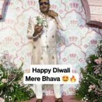 Jackie Shroff Instagram – Jaggu Dada’s Diwali Wishes !!!🤩
 #RameshTaurani & Varsha Taurani’s Diwali celebration! 
#BollywoodNow #bollywoodnews #RameshTaurani
#diwaliparty #diwalispecial💥