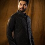 Jackky Bhagnani Instagram - It's all about some desi vibe! 🪔 #Diwali #StyleWithJB Outfit @nitikagujralofficial Styled by @anshikaav Styling Team @tanazfatima @bhatia_tanisha HMU @officialbmshairstyle Shot by @realvision333