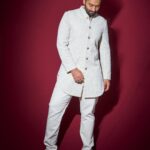 Jackky Bhagnani Instagram - Traditional threads, festive beats – Diwali clicks with cultural feats! #DiwaliVibes Outfit @kunalrawalofficial Footwear @dmodotofficial Styled by @anshikaav Styling Team @tanazfatima @bhatia_tanisha HMU @officialbmshairstyle Shot by @realvision333