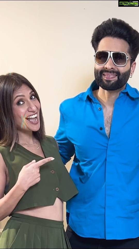 Jackky Bhagnani Instagram - It’s a celebration of dance and nostalgia! 🕺🏻 We’re recreating the magic of #BoomBoom 10 years later with the one and only, the OG @jackkybhagnani with these amazing creators @mr_faisu_07 @vishalpandey_21 @mohak.narang & @missmalini. Drop a comment if you likes our moves and feel free to use this audio and post your own, we’ll repost our favorites! #MissMalini #MaliniAgarwal #JackyBagnani #VishalPandey #Faisu #AjabGazabbLove #AjabGazabbLoveAnniversary #BoomBoomDance #10YearsOfBoomBoomsong #DanceMagic #RecreationFun #MemoriesInTheMaking