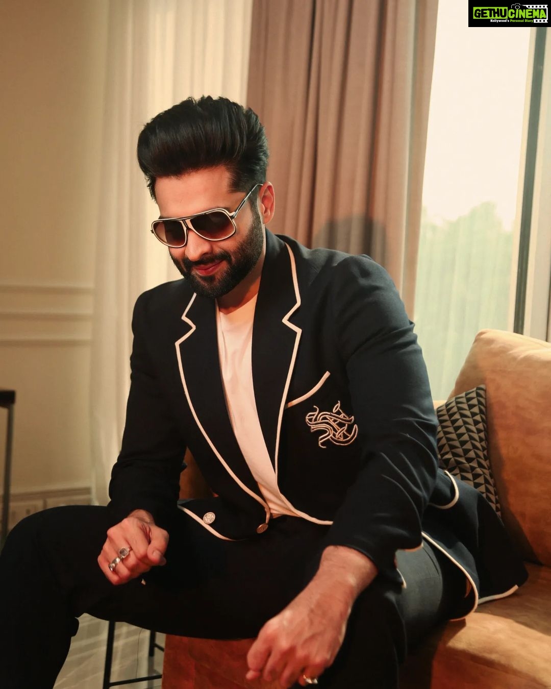 Jackky Bhagnani Instagram - Embracing the calm of sunset, grateful for the journey that led to #Ganapath. Stay tuned for its release on October 20th 🎥 #Ganapath #ProducerJourney #StyleWithJB Outfit @snbyshantanunikhil Shoes @dmodotofficial Styled by @anshikaav Assisted by @bhatia_tanisha HMU by @luv_hans77 Shot by @ajayjangidphotography