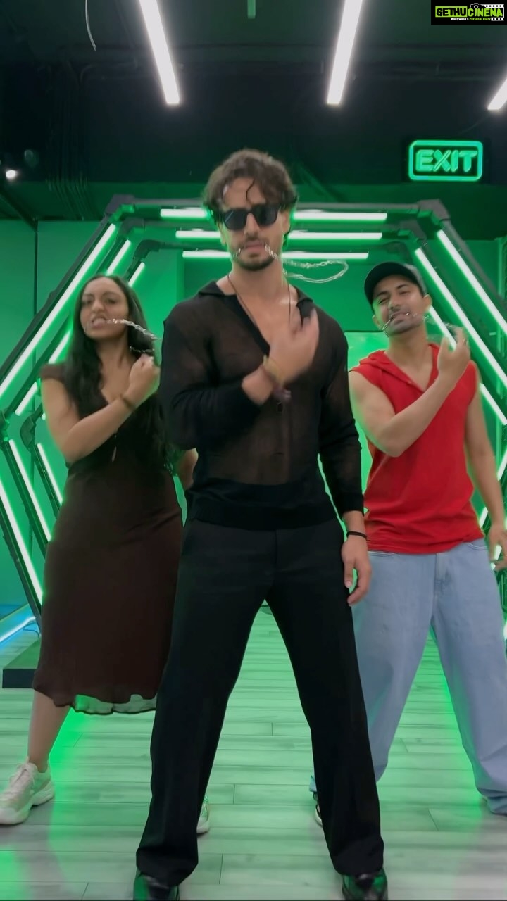 Jackky Bhagnani - 196.7K Likes - One with our Ganapath is compulsory 🔥😎❤️. You guys made so many reels and videos on Hum Aaye Hain thought of joining the celebration with you guys. Keep sending in your videos & we will share it tag us and the team. 🤗
@tigerjackieshroff @kritisanon @jackkybhagnani #VikasBahl @deepshikhadeshmukh @pooja_ent @virajsawant #GoodCo s|global001 @zeemusiccompany @prakritikakar @siddharthbasrur @piyush_bhagat @shaziasamjit @rishabh_shetty_@paras_omta001 @pravinshindeofficial @niyati_raval95 @nihar_dongre13 @chaosinherveins @nandika_diwedi #WhiteNoiseStudios
@pvrpictures