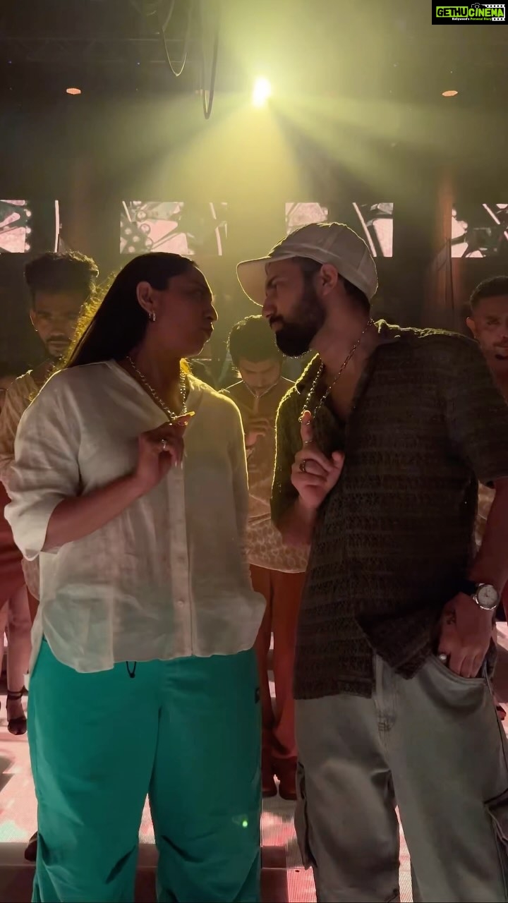 Jackky Bhagnani - 372.5K Likes - Get your Chains ON!! ⛓️ have some fun do the Hum Aaye Hain Hook Step. TAG US
We would love to see you guys enjoy and dance a little bit❤️🔥
@tigerjackieshroff @kritisanon @jackkybhagnani #VikasBahl
@deepshikhadeshmukh @pooja_ent @virajsawant #GoodCo @sIglobal001 @zeemusiccompany @prakritikakar @siddharthbasrur @piyush_bhagat @shaziasamji @rishabh_shetty_ @paras_omta001 @pravinshindeofficial @niyati_raval95 @nihar_dongre13 @chaosinherveins @nandika_diwedi #WhiteNoiseStudios
@pvrpictures