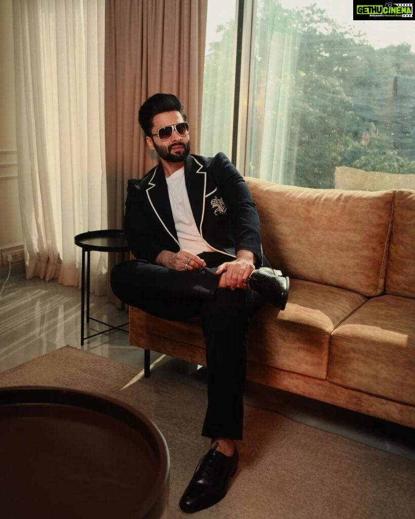 Jackky Bhagnani Instagram - Embracing the calm of sunset, grateful for the journey that led to #Ganapath. Stay tuned for its release on October 20th 🎥 #Ganapath #ProducerJourney #StyleWithJB Outfit @snbyshantanunikhil Shoes @dmodotofficial Styled by @anshikaav Assisted by @bhatia_tanisha HMU by @luv_hans77 Shot by @ajayjangidphotography