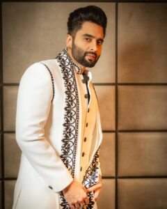 Jackky Bhagnani Instagram - Channeling those festive vibes in style! 

#StyleWithJB

Outfit @adityasachdevamen
Shoes @dmodotofficial
Styled by @anshikaav
Assisted by  @bhatia_tanisha
HMU @luv_hans77
Shot by @deepak_das_photography