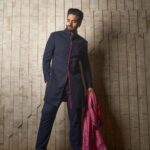 Jackky Bhagnani Instagram - Diwali checklist: Traditional – check! Positive vibes – double check! ✨ Outfit @snbyshantanunikhil Styled by @anshikaav Styling Team @tanazfatima @bhatia_tanisha HMU @officialbmshairstyle Shot by @realvision333