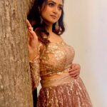 Janani Ashok Kumar Instagram – Kiliye kiliye 😍💫♥️
–
MUAH: @murugeshmakeup_hair 
Jewellery: @chennai_jazz
Outfit: @visha_boutique_ Chennai, India
