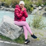Janani Ashok Kumar Instagram – “I want to be a form of everything I see, breathe & hear, and I want to be sure of it.”
–
📸: @madhumitha_sivasankar Mount Titlis, Switzerland