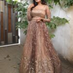 Janani Ashok Kumar Instagram – Life gets better when you expect less ✨💫💯

–
MUAH: @murugeshmakeup_hair 
Jewellery: @chennai_jazz
Outfit: @visha_boutique_ Chennai, India