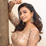 Janani Ashok Kumar Instagram – You can do it. 
☑️☑️☑️
Even though sometimes you doubt yourself. Even though at times it can feel so overwhelming…!
🔸🔸🔸
Do not worry.
Breathe.
Trust yourself.
🔻🔻🔻
Know that you are capable & you are going to absolutely smash it..!
–
MUAH: @murugeshmakeup_hair 
Jewellery: @chennai_jazz
Outfit: @visha_boutique_ Chennai, India
