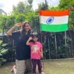 Janki Bodiwala Instagram – 🇮🇳🇮🇳 JAI HIND🇮🇳🇮🇳
.
From nyra(niece)and me 
.
Ps -wokeup 2 mins before clicking this pic so no puffy comments 😷
