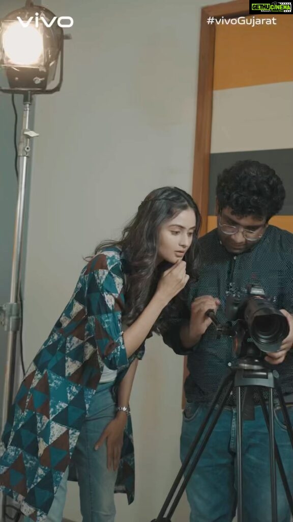 Janki Bodiwala Instagram - Now anyone can become a pro Director with an expert cinematographer in their pocket! This time I chose to show the world through my eyes & what's a better way than to capture it through the lens of vivo X80 Series A perfect cinematographer that captures true colours & details that make your moments memorable! Campaign by @artmenfilms #vivoX80series #CinematographyRedefined #vivoGujarat