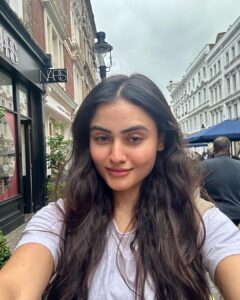 Janki Bodiwala Instagram - 🫣