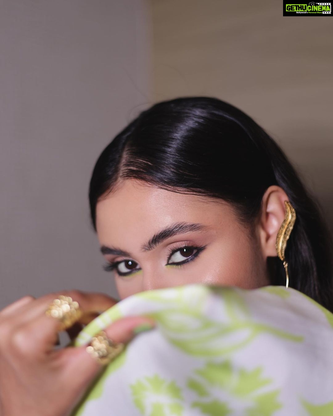 Janki Bodiwala Instagram - #vash success par-tay💚 . Makeup:- @richa_dave Hair:- @prarthidave Styled by:- @idivyeshtalaviya Wearing:- @vesture.sk Jewellery:- @equiivalence 📸:- @kishansoni_photography Styling Asst:- @styledbydivyesh @vaidehi1312