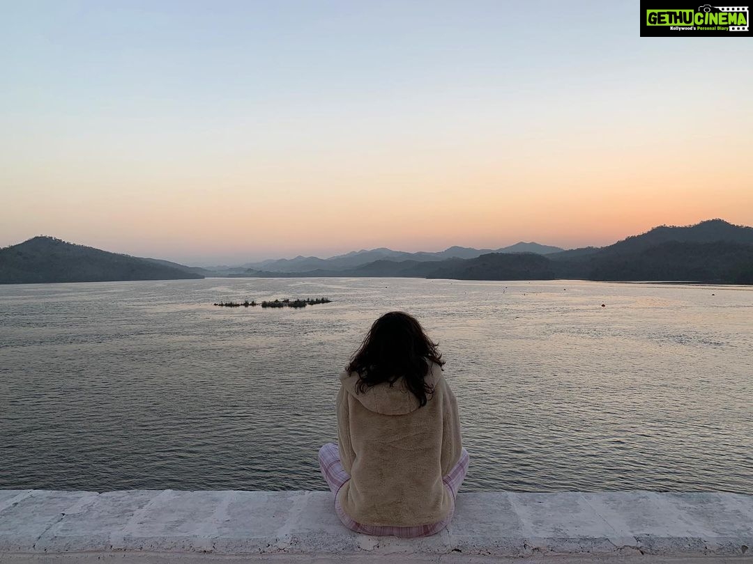 Janki Bodiwala Instagram - #happyplace 🧿 Ps- how to add song? Please guide 😂🙏🏻