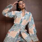 Janki Bodiwala Instagram - Premier night of *Naadi Dosh* . Styled by - @khushaliee Outfit by - @ridham_boutique Jewellery - @fashkaofficial Makeup and hair - @iaayushiisharma Photographer - @dominicchristianphotography Styling assistant - @_flute_20_