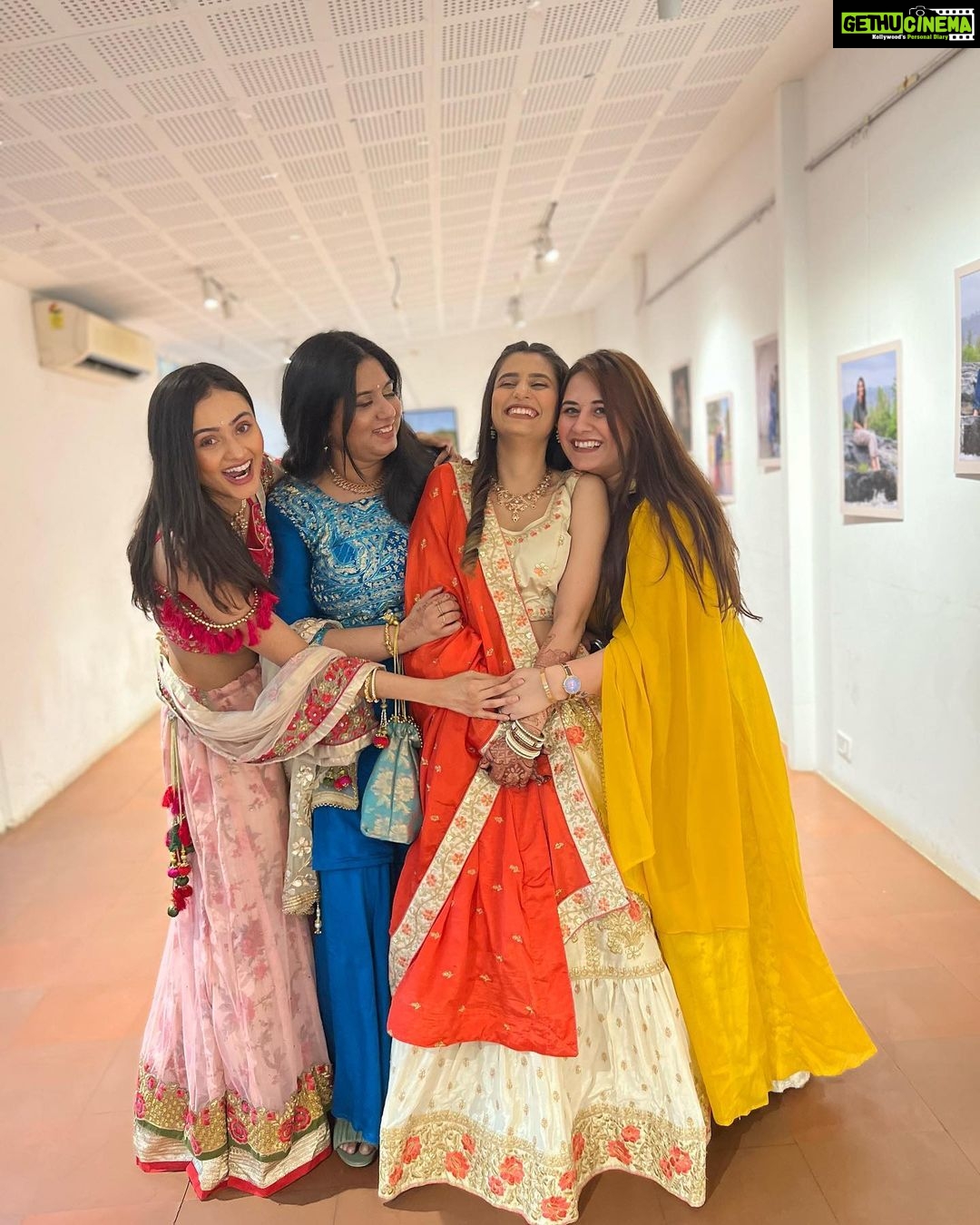 Janki Bodiwala Instagram - Hein sauda khara kharaβ€οΈππ©ββ€οΈβπ¨π―ββοΈ