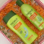 Janki Bodiwala Instagram - Let Trichup be your hair saviour.💆🏻‍♀️Serving & saving hair with the goodness of Mother Nature and Ayurveda since 40 years. #TouchupnahiTrichup 😀#BackToNature #Care4Hair #TrichupHairCare #vasuhealthcare @trichup_india