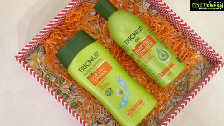 Janki Bodiwala Instagram - Let Trichup be your hair saviour.💆🏻‍♀️Serving & saving hair with the goodness of Mother Nature and Ayurveda since 40 years. #TouchupnahiTrichup 😀#BackToNature #Care4Hair #TrichupHairCare #vasuhealthcare @trichup_india