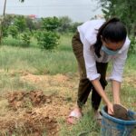Janki Bodiwala Instagram - “One human-one tree 🌳 “ Me and my friends did our bit today …hope you soon do yours🤗 #environment #treeplanting