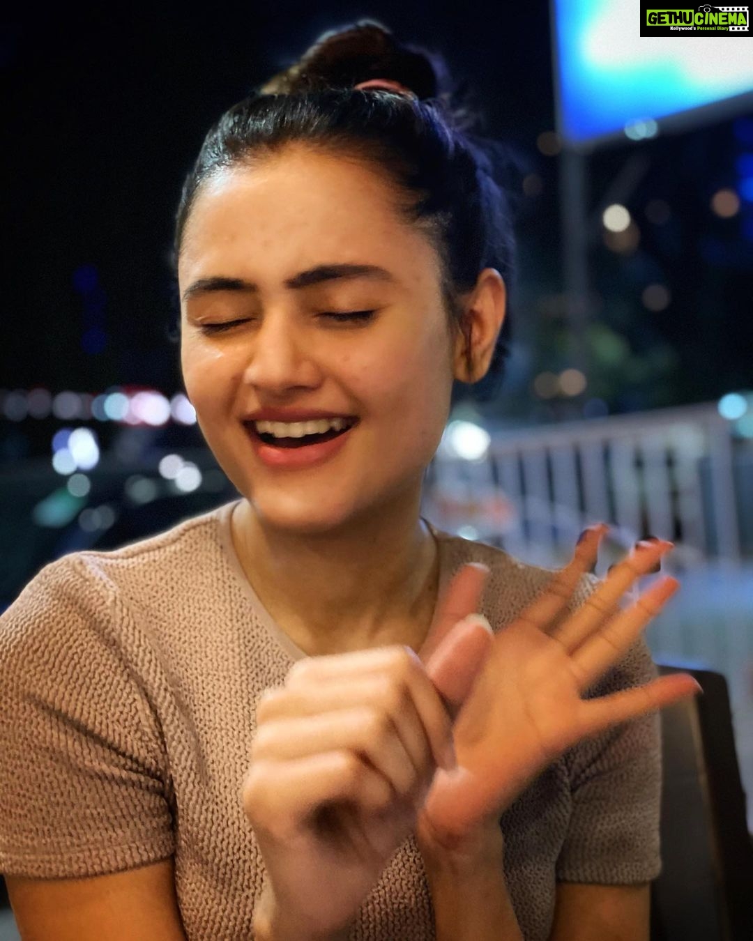 Janki Bodiwala Instagram - Singing Memory 😆✨ Home :)