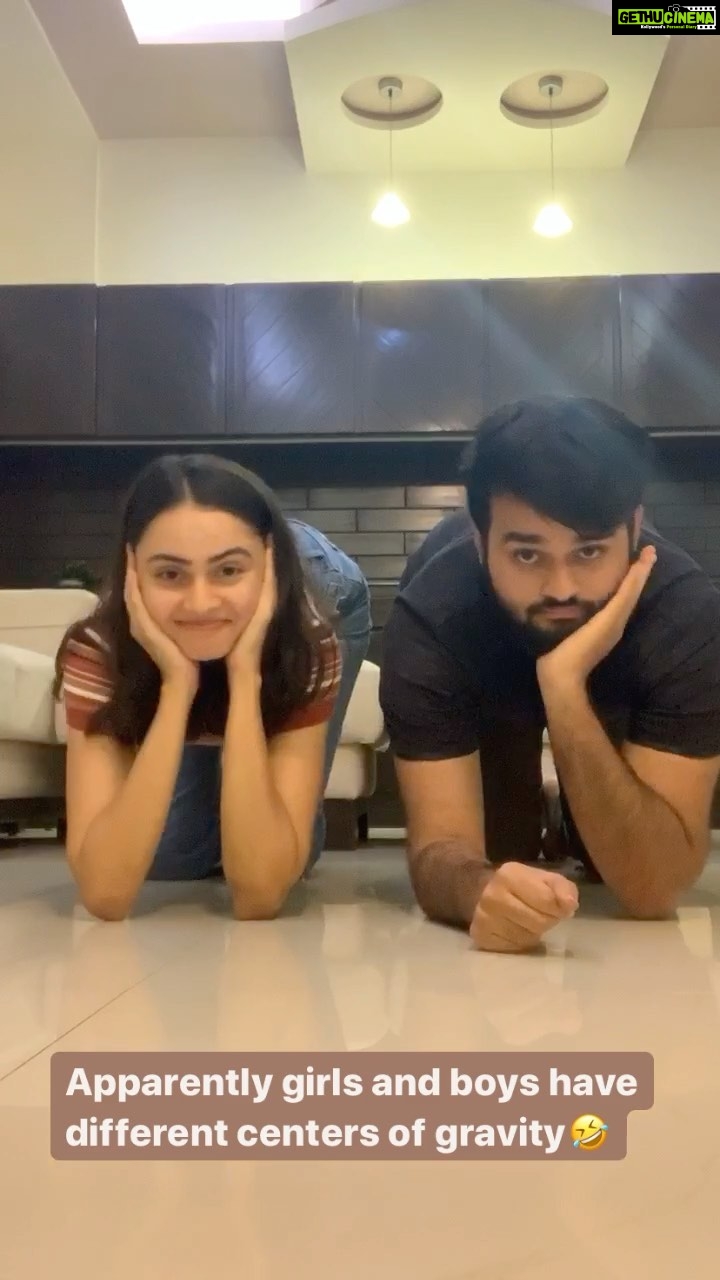 Janki Bodiwala Instagram - Jorr thi ayiiii 🤣🤣 ........try this with your brother’s 🤪 i bet they won’t be able to do it!!! @dhrupad_bodiwala36 🐒