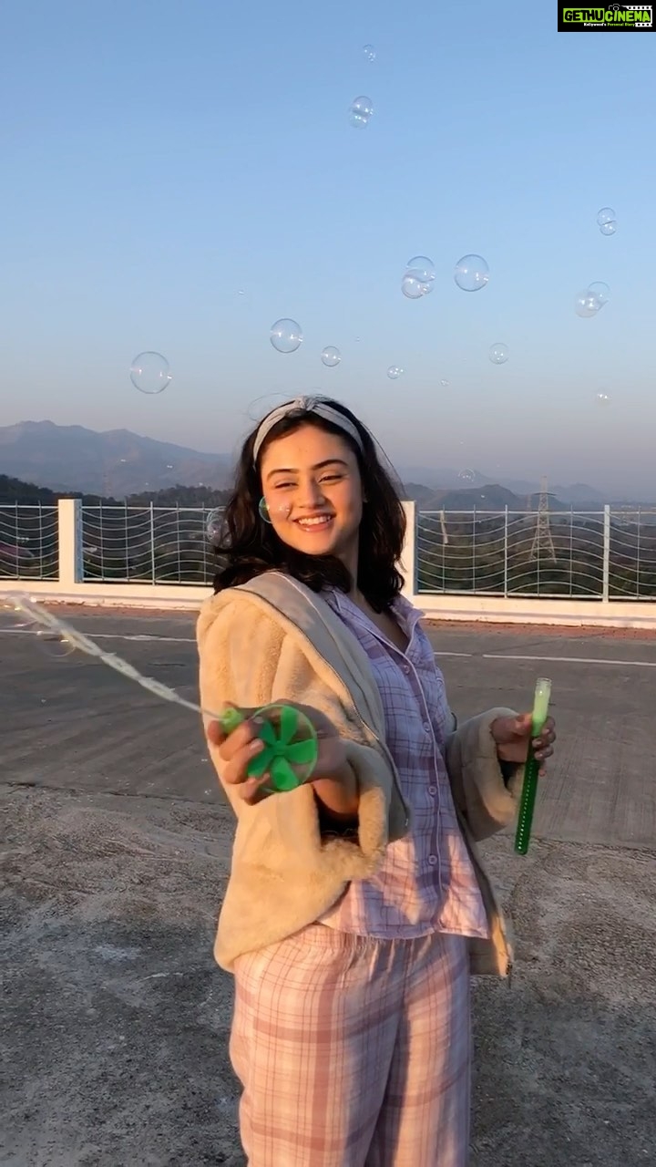 Janki Bodiwala Instagram - Joy of little things in life 😍 #roadtoremember2 #gujarattourism #statueofunity🇮🇳