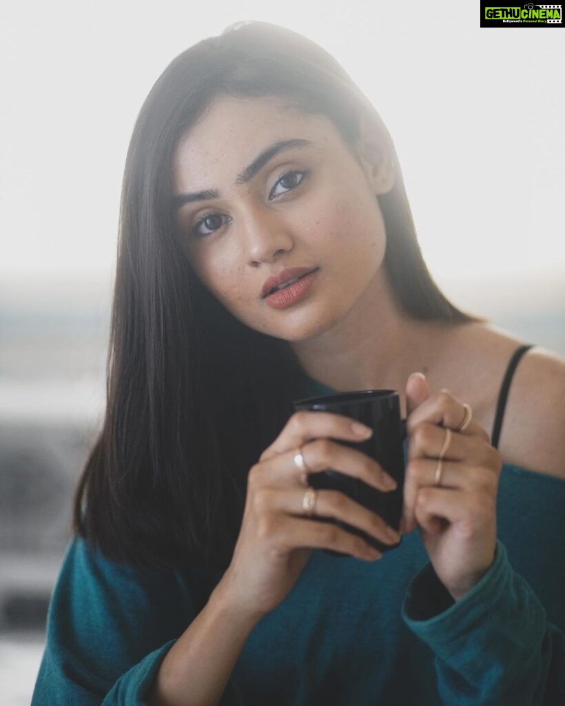 Janki Bodiwala Instagram - Well ...This is my current Tinder profile picture I think I really need to change it🤔 can y'all help me decide?😬 swipe ⏩and comment your vote! @tinder_india #tindergujarat . Pictures by @aanandshukla 📸 #precommittedpost Campaign managed by @fatctalents