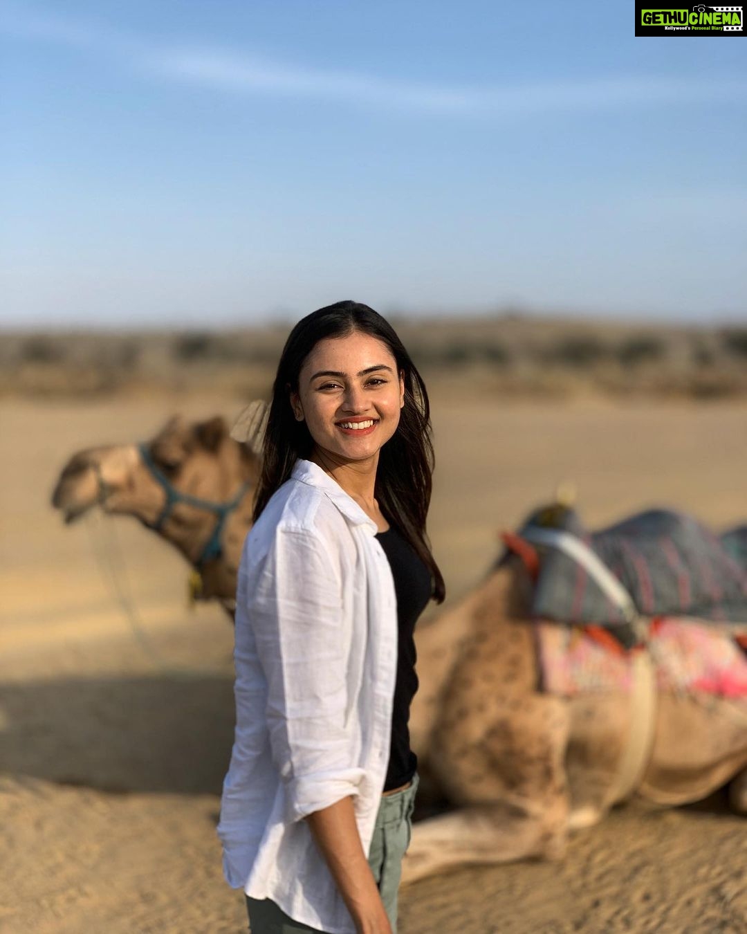 Janki Bodiwala Instagram - Because i m happpy..... clap along if you feel happiness is the truth😃
