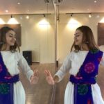Janki Bodiwala Instagram - “Ghar more pardesiya “ 💁🏻 Choreography:@divyas_choreography Camerawork :- @aanandshukla Studio:- @waves_dance Thaltej branch. Special thanks :-@themaddywaves @micky_waves @aliaabhatt @aslisona @varundvn #kalank #dance #viral #semiclassical #aliabhatt #bollywood #gujarat #love #melvin Waves Dance Academy