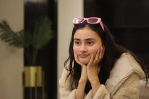 Janki Bodiwala Instagram - Looking at world be like …hmmmm