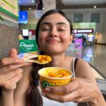 Janki Bodiwala Instagram - Food hogging day at mall, #khabardar kisi ne toka hein toh 😬 #abiteofeverything 😌