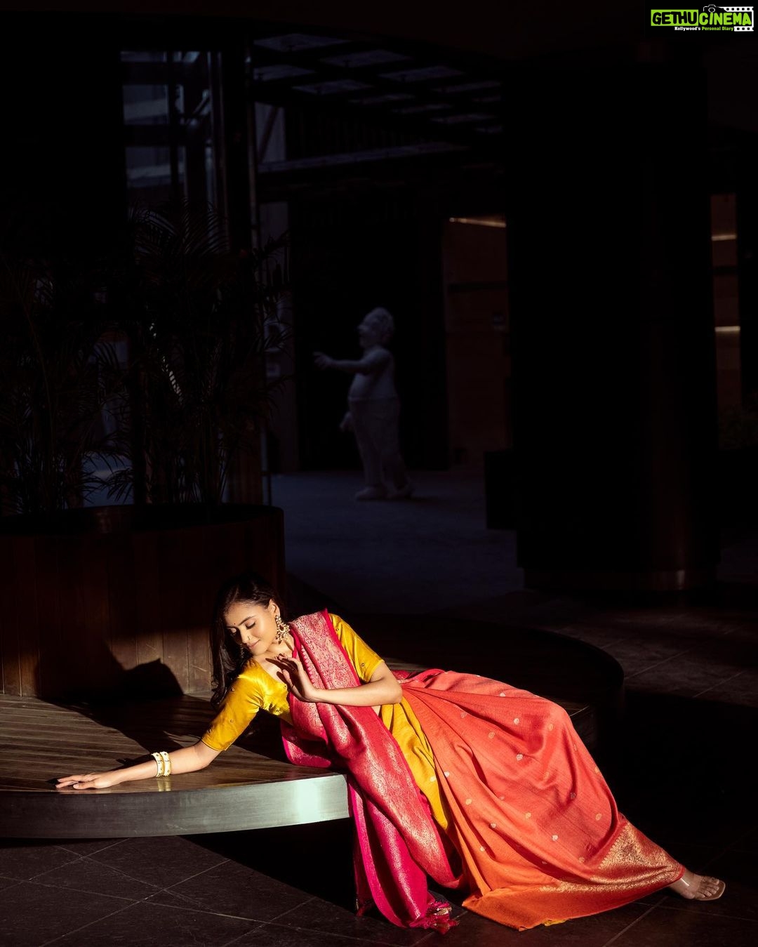 Janki Bodiwala Instagram - Shot by @theabhivalera Shot for @jankibodiwala Video by @just_jd07 Hair & Makeup by @mua_aartighumra Assisted by @pictures_meet Art and Styling by @priyanshidwivedii Saree by @mangalya_sarees Blouse by @dwivedi_jayshree Retouched by @intotheprags Ahmedabad, India