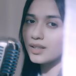 Jannat Zubair Rahmani Instagram - Currently on repeat 💕 Storyyy timeeee So I thought to record a cover for this one and I did record it. I was honestly so so excited for this one coz I’m literally listening this song on repeat and thanks to @ayaanzubair_12 for this. We shot this video last night on the original track and I added my audio today morning but I didn’t like it very much and obviously I was a lil sad to thought to use this video with the original track!💕 P.s - still sad
