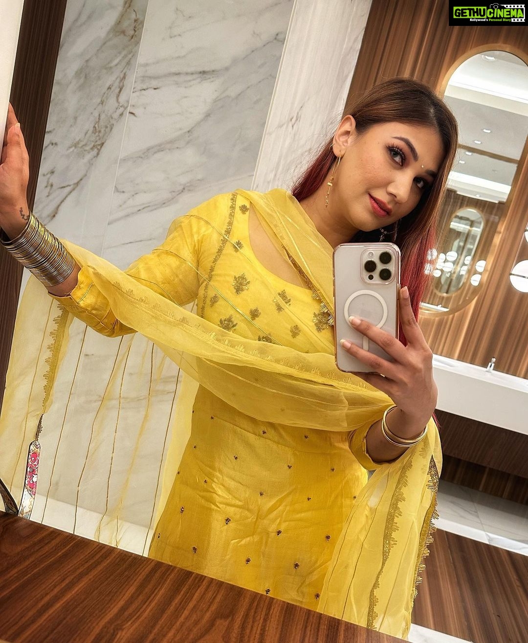 Jasleen Matharu Instagram - Har Koi Aashiq Hoya Firda Ve Meri Akh Mastani Da ❤️