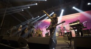Jasleen Royal Instagram - Delhi = 🫶

Couldn't be more grateful! 
#HeeriyeTour #JasleenRoyal #Live

📸 - @maan_boruah @sanjay___chetry