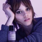 Jenna Ortega Instagram - Such an honor to be part the Gris Dior Collective. Get ready to #DarelnGrisDior. @dior @mikaeljansson #DiorLaCollectionPrivee #DiorParfums #GrisDior