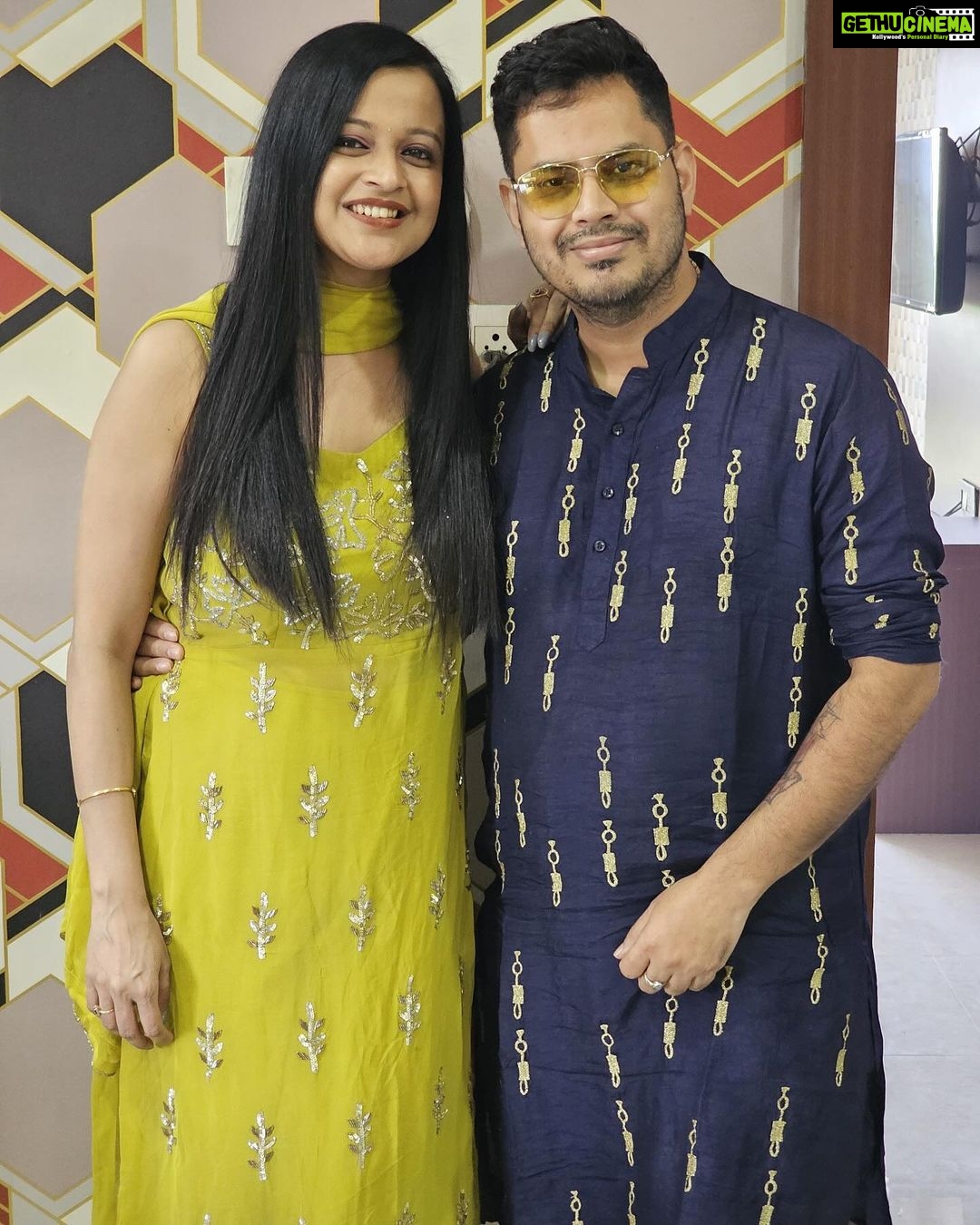 Jhilik Bhattacharjee Instagram - Cheers to two amazing years of creativity, passion, and countless memorable moments at @jhilikmotionpictures ๐๐ฌ congratulations my dearest friend @jhilikbhattacharjeeofficial Hereโs to many more successful years ahead! ๐ฅ #Celebration #CreativeJourney @priyachoudhuryofficial @sambitjn_official @panda._.alisha @anil._.panigrahi @lobu._.babe @dipanwit_