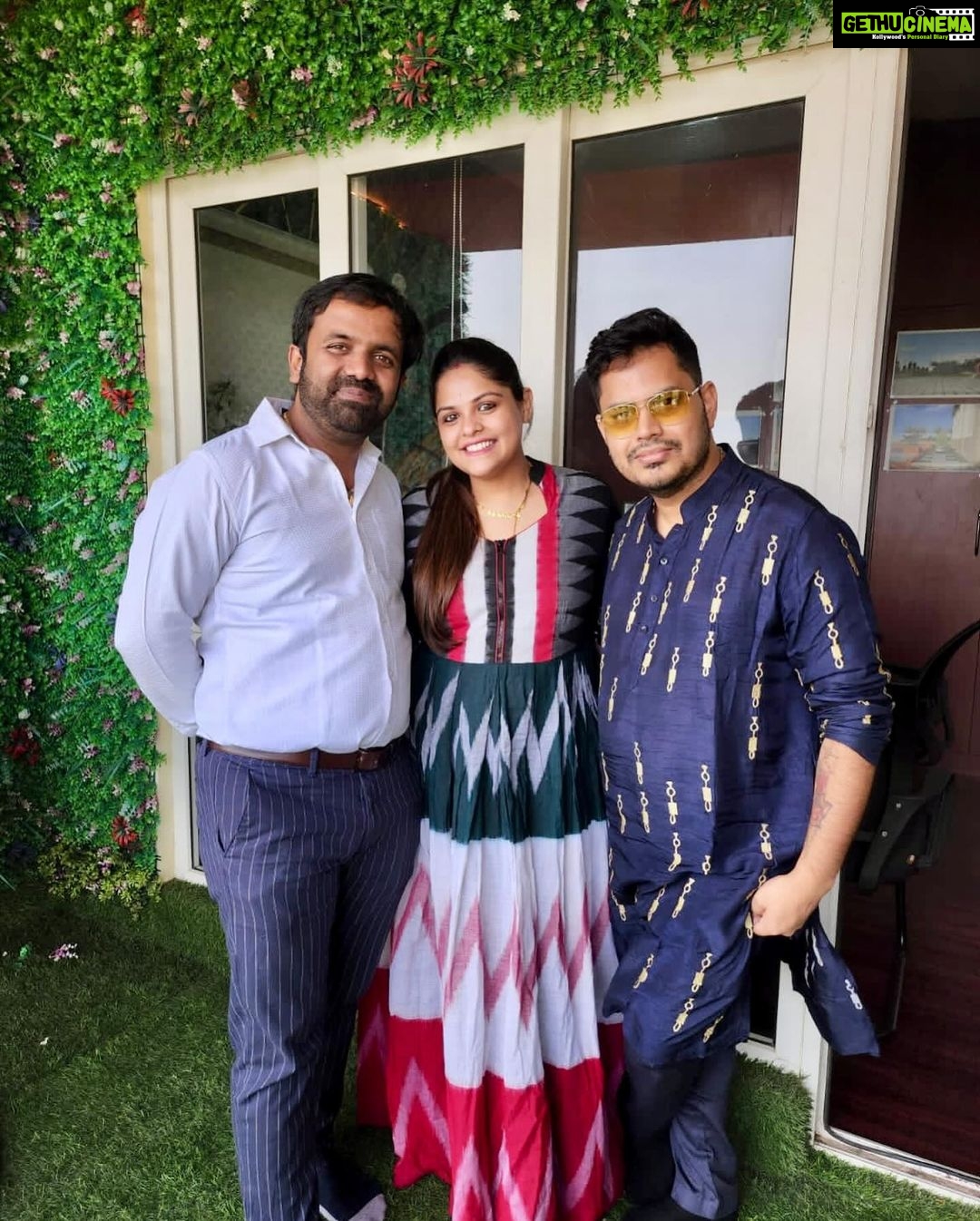 Jhilik Bhattacharjee Instagram - Cheers to two amazing years of creativity, passion, and countless memorable moments at @jhilikmotionpictures ๐๐ฌ congratulations my dearest friend @jhilikbhattacharjeeofficial Hereโs to many more successful years ahead! ๐ฅ #Celebration #CreativeJourney @priyachoudhuryofficial @sambitjn_official @panda._.alisha @anil._.panigrahi @lobu._.babe @dipanwit_