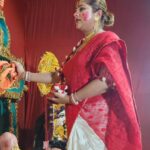 Jhilik Bhattacharjee Instagram – Sindoor Khele 
Dasami kolkata vibes ✨️ 🎉💗
Subho bijayar priti o subheccha ❤️🙏 Kolkata – The City of Joy