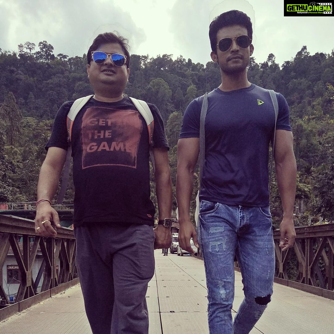 Jhilik Bhattacharjee Instagram - আর কিছুক্ষন পরেই,আজ দুপুর ১ টায় আমরা আসছি @jalsha_movies এ আমাদের ছবি #amisudhutorholam নিয়ে.. দেখে জানাবেন কেমন লাগলো !!! আমরা অপেক্ষা করবো আপনার feedback er জন্য.... #ranojoy #rano #jhilik_bhattacharjee #loveandpeace❤️✌️ #movie #bengali #actorslife @jhilikbhattacharjeeofficial @biswanathbasuofficial @kharaj_mukherjee___ @jalsha_movies