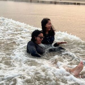 Jinal Belani Instagram - Take me to the beach 🏖️✨💕🏄🌊
PC - @pratiikpawar @krishnabangar

I am happiest around the sea, and couldn't stop smiling all the time 😀🌊 

Also,  this is the first time I have been to any east coast. Being from Mumbai, which has a west coast; I have always seen the sun setting over the sea. For the first time I witnessed the sunset on the opposite side. I was amazed. 😀 To witness Sunrise from here would be beautiful... Hope to catch it before I leave. 

By the way, this is the Gopalpur beach in Odisha
