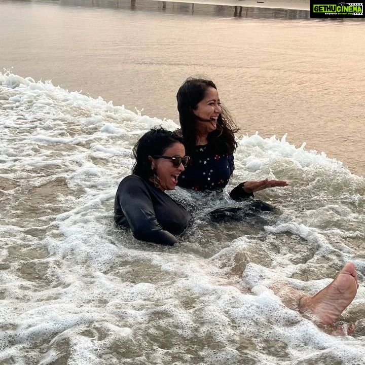 Jinal Belani - 10.6K Likes - Take me to the beach đď¸â¨đđđ
PC - @pratiikpawar @krishnabangar
I am happiest around the sea, and couldn't stop smiling all the time đđ
Also, this is the first time I have been to any east coast. Being from Mumbai, which has a west coast; I have always seen the sun setting over the sea. For the first time I witnessed the sunset on the opposite side. I was amazed. đ To witness Sunrise from here would be beautiful... Hope to catch it before I leave.
By the way, this is the Gopalpur beach in Odisha