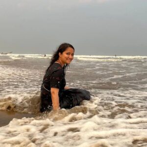 Jinal Belani Instagram - Take me to the beach 🏖️✨💕🏄🌊
PC - @pratiikpawar @krishnabangar

I am happiest around the sea, and couldn't stop smiling all the time 😀🌊 

Also,  this is the first time I have been to any east coast. Being from Mumbai, which has a west coast; I have always seen the sun setting over the sea. For the first time I witnessed the sunset on the opposite side. I was amazed. 😀 To witness Sunrise from here would be beautiful... Hope to catch it before I leave. 

By the way, this is the Gopalpur beach in Odisha