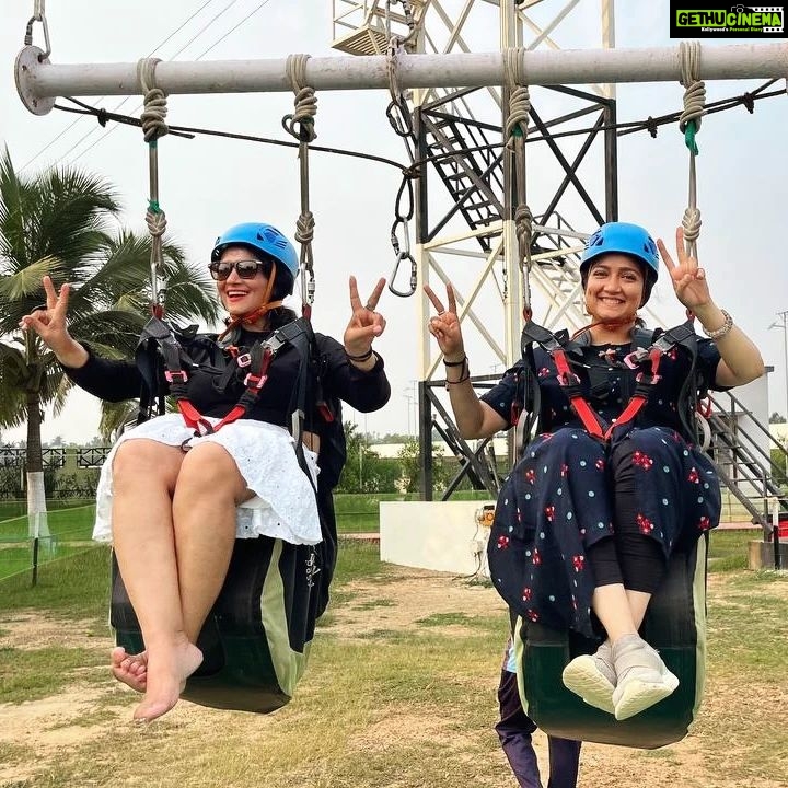 Jinal Belani - 10.6K Likes - Take me to the beach đď¸â¨đđđ
PC - @pratiikpawar @krishnabangar
I am happiest around the sea, and couldn't stop smiling all the time đđ
Also, this is the first time I have been to any east coast. Being from Mumbai, which has a west coast; I have always seen the sun setting over the sea. For the first time I witnessed the sunset on the opposite side. I was amazed. đ To witness Sunrise from here would be beautiful... Hope to catch it before I leave.
By the way, this is the Gopalpur beach in Odisha