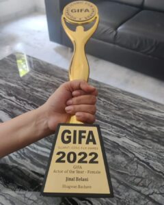 Jinal Belani Instagram - Feeling fantastic to achieve GIFA Best Actress of the year 2022 for the Film Bhagwan Bachave 💫💫🌟🌟✨✨ Wait was long but worth it 😁🤗 ( ये याद रहेगा ☺️)
Thank you @gifaofficial 
💖 Fortunate to have worked with the best team 💖
@bhaumiksampat @muni.jha
@janibhavini @iampremgadhavi @hemangdave1983 @raunaqkamdar @buchmehulofficial
@ojasrawal @myrjcharmy @vaishakhratanben @anuraag_prapanna @morli_patel_actor @iamvishal9711
.
@tapanvyas @rakeshhsoni @bhavesh_shah_keys
@crazyboyzentertainment @ankur_sachdev @hiralpkawa @paras.kawa
.
@sonunigamofficial @nakash_aziz @aslidivyakumar @milindosphere
.
@dipakshekhar @vickyjoshi007 @bhavya.doshi @sneak.peekssss @bhavyapurohit_55 @hemashukla_51 @_.joel_khethavath._ @piyush6986 @hemashukla_51 @vir0501 @mr.lakod @dharav.bhavsar krutarth_shah_01 @vishalvyas.official @shilpsaxena  @kesarmakeupstudio @bhumirajaaryan

----------------------------------------------
