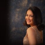 Jinal Belani Instagram - Adding Some Diwali Glitter on your feed 🌟✨💫 Clicked by - @photographybyswapnil @officialswapniltrivedi Styled by - @shilpsaxena 🌟