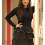 Jinal Belani Instagram - 🖤 Location Courtesy - @theretailpark.in #trpmall 💕 Picture Courtesy - @dhanraj_tirkar_photography Caption Courtesy - @akashmakhija94 😜 Styled by - @shilpsaxena MUAH - @patelkomal2391 The Retail Park