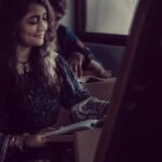 Jinal Belani Instagram - Jhuki Jhuki see nazar bekaraar hai ki naheen... 🎶🎵🎹🎼